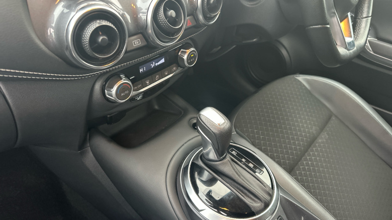 Nissan Juke 1.6 Hybrid N-Connecta 5dr Auto Hybrid Hatchback